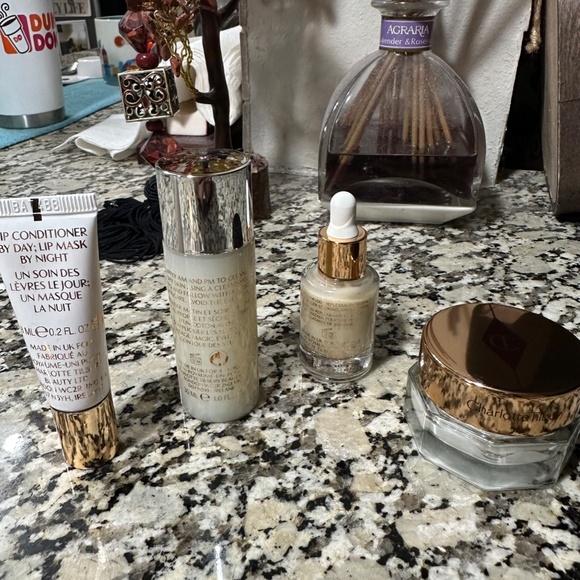 Charlotte Tilbury - Picture 3 of 10